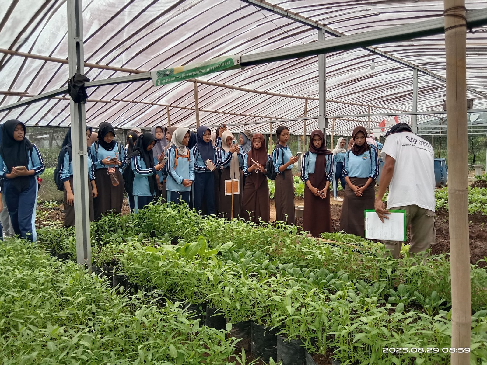 Double Track Program SMAN 1 Purwanegara ke Kampung Ilmu Serayu 